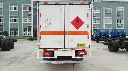 危險(xiǎn)品運(yùn)輸車 國五標(biāo)準(zhǔn)下的安全規(guī)范與類型解析